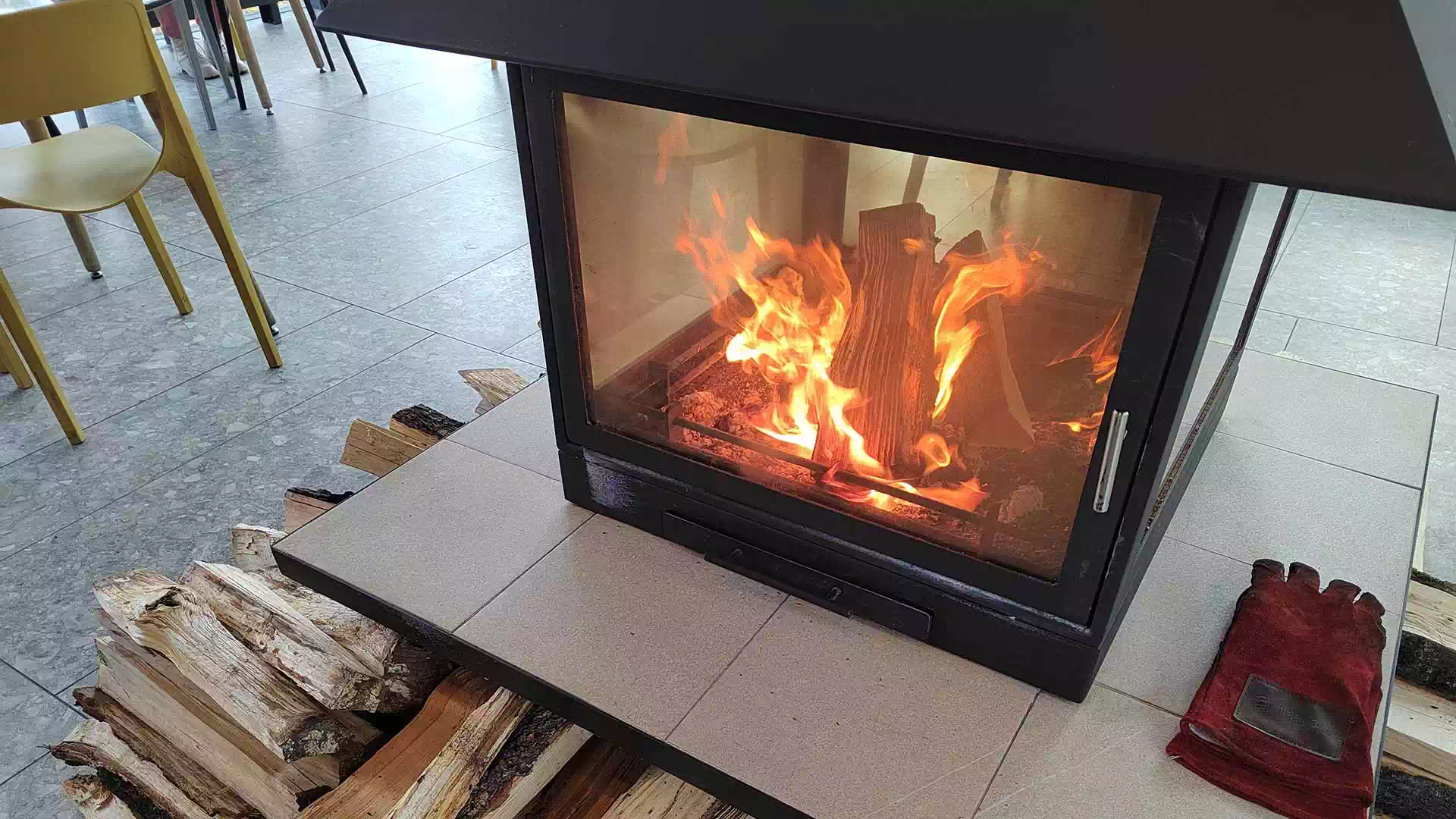 Camini a legna, elettrici e a pellet in vendita nella provincia di Bologna