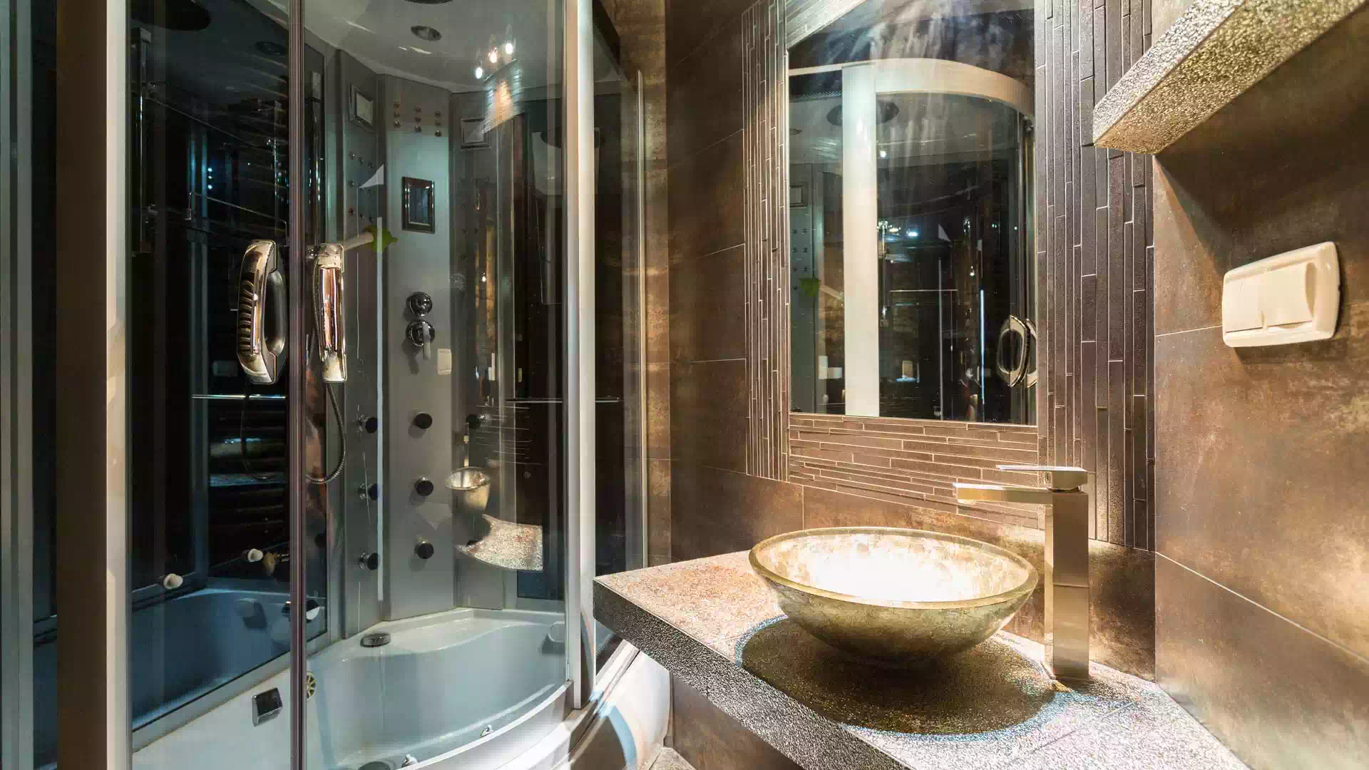 Doccia con idromassaggio in vendita a Bologna per l’arredo di lusso del bagno