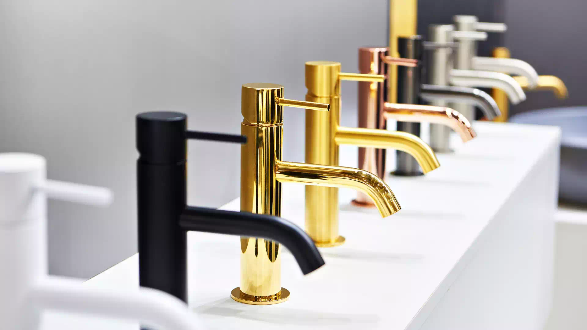 Materiale idraulico e rubinetteria per cucina in acciaio e ottone per professionisti in vendita a Bologna