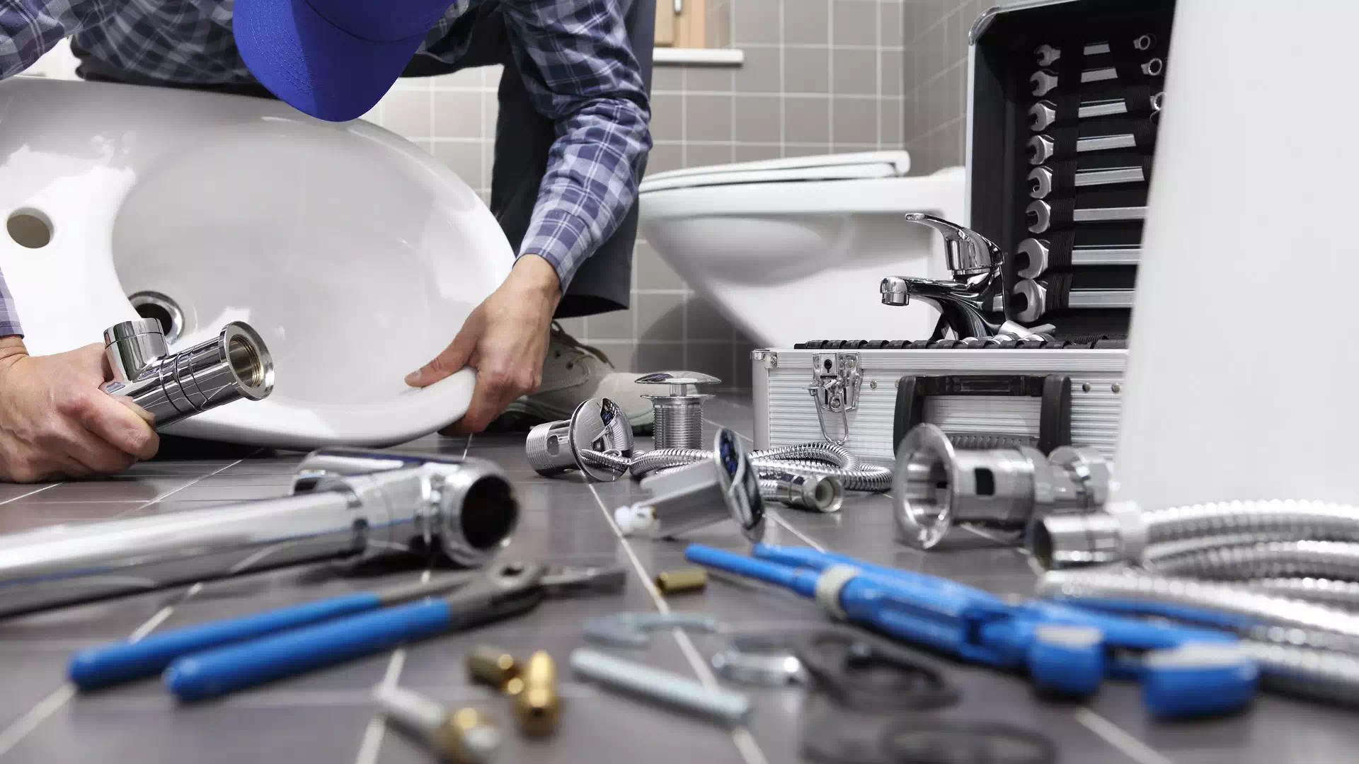 Materiale idraulico in vendita per professionisti a Bologna con ricambi per idrosanitari