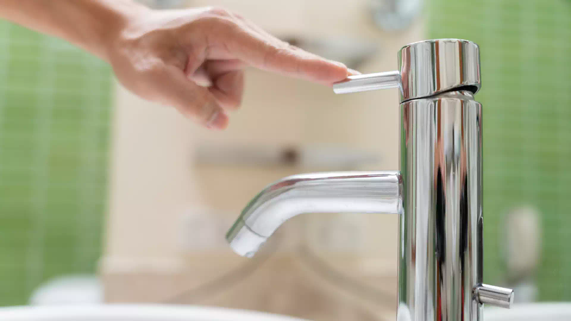 Rubinetto per il lavandino del bagno o della cucina in acciaio inox venduto a Bologna