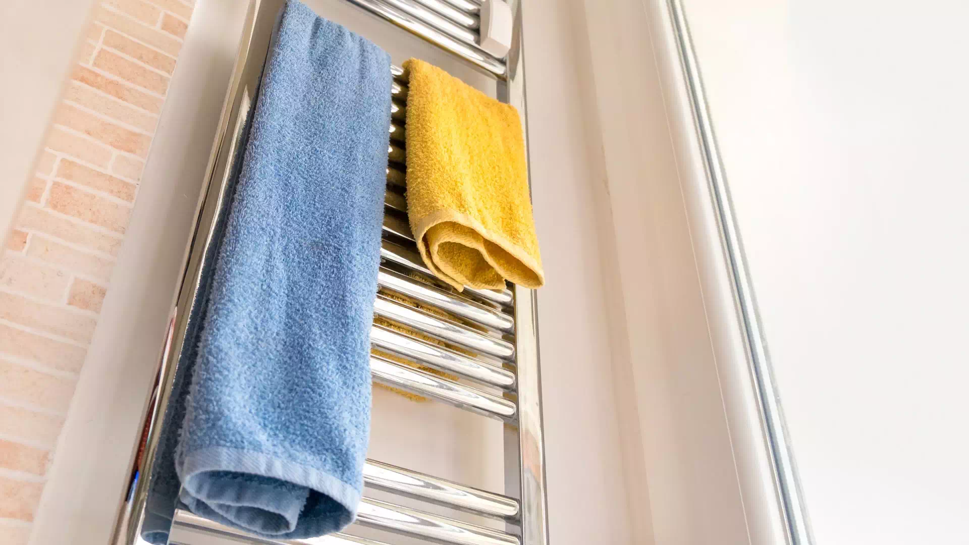 Scaldasalviette di design e termoarredo per riscaldare il bagno e da installare a Bologna